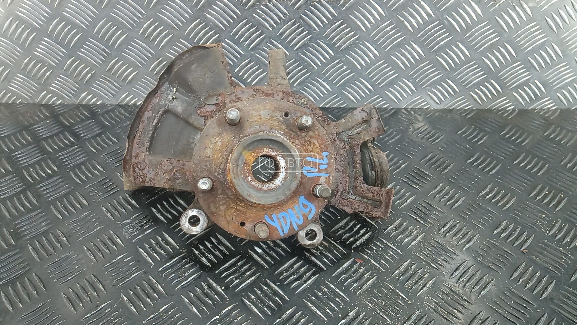 Ступица передняя левая