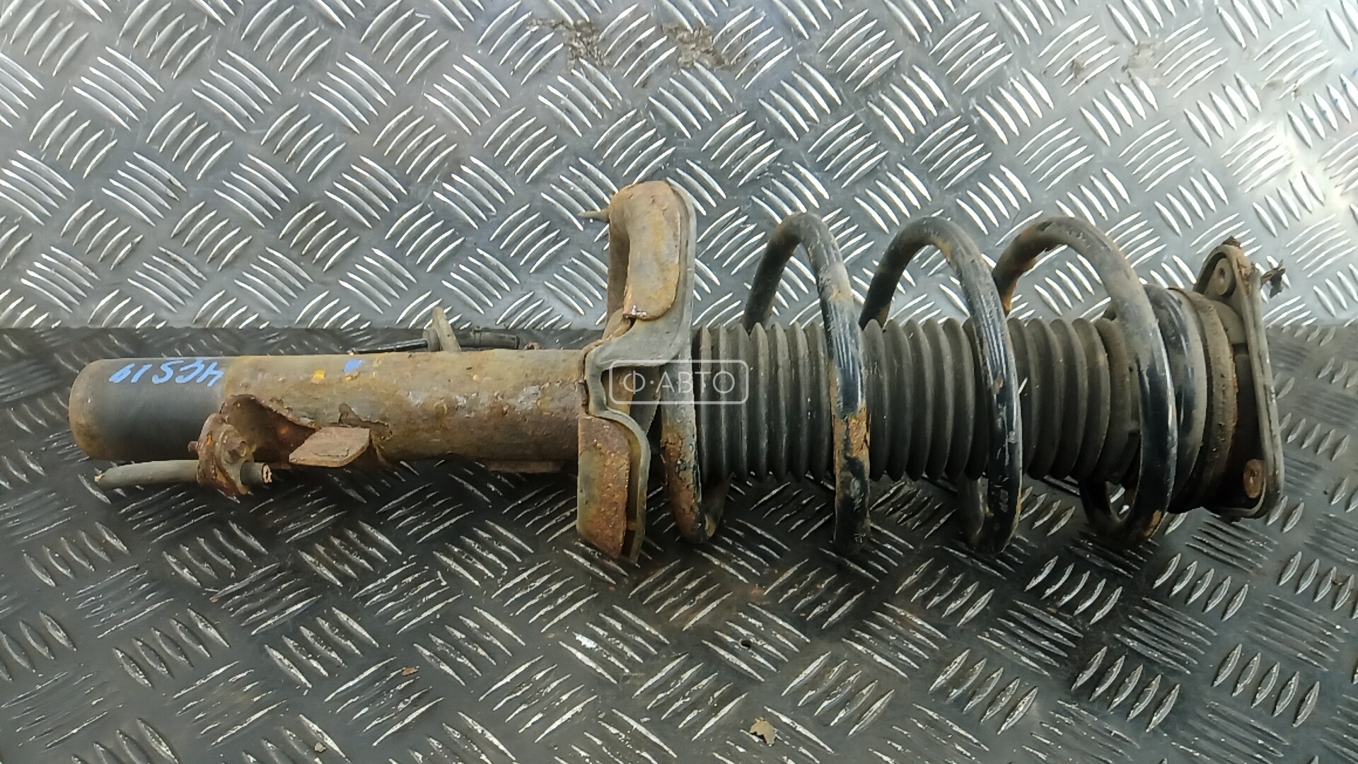 Стойка передняя правая