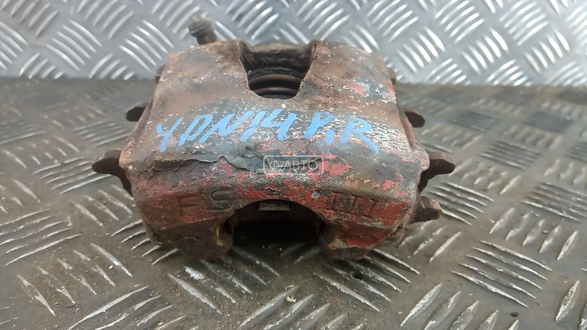 Суппорт тормозной передний правый