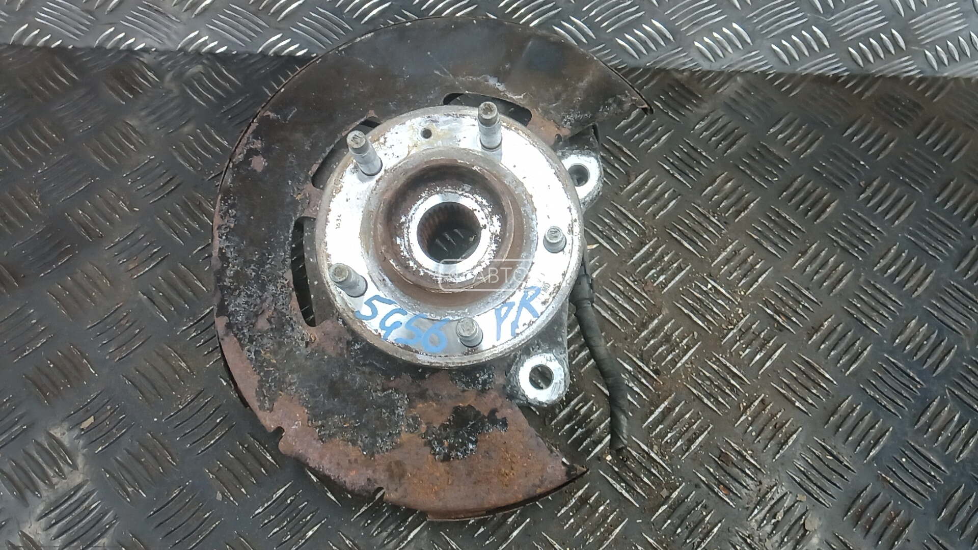 Ступица передняя правая