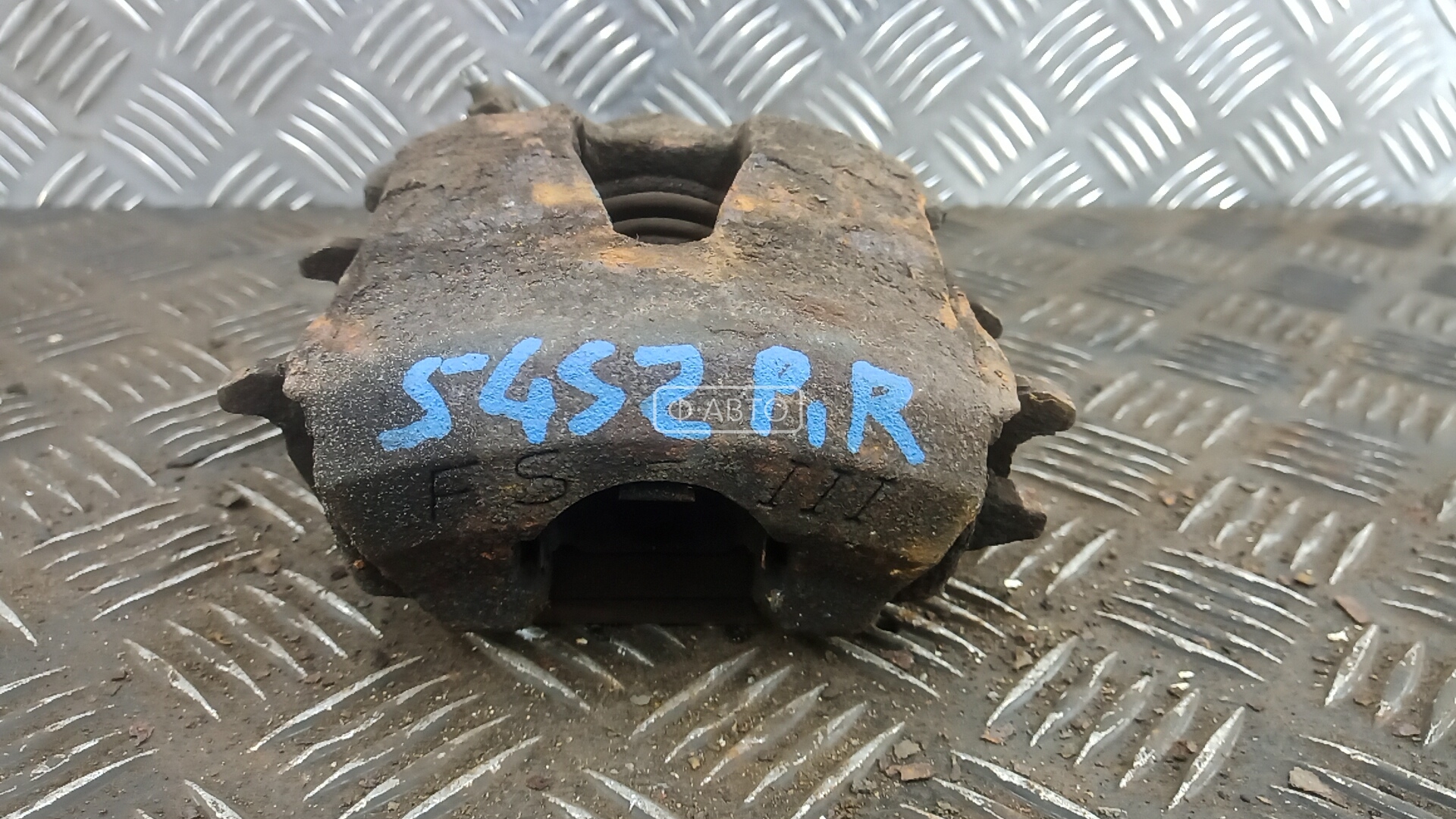 Суппорт тормозной передний правый