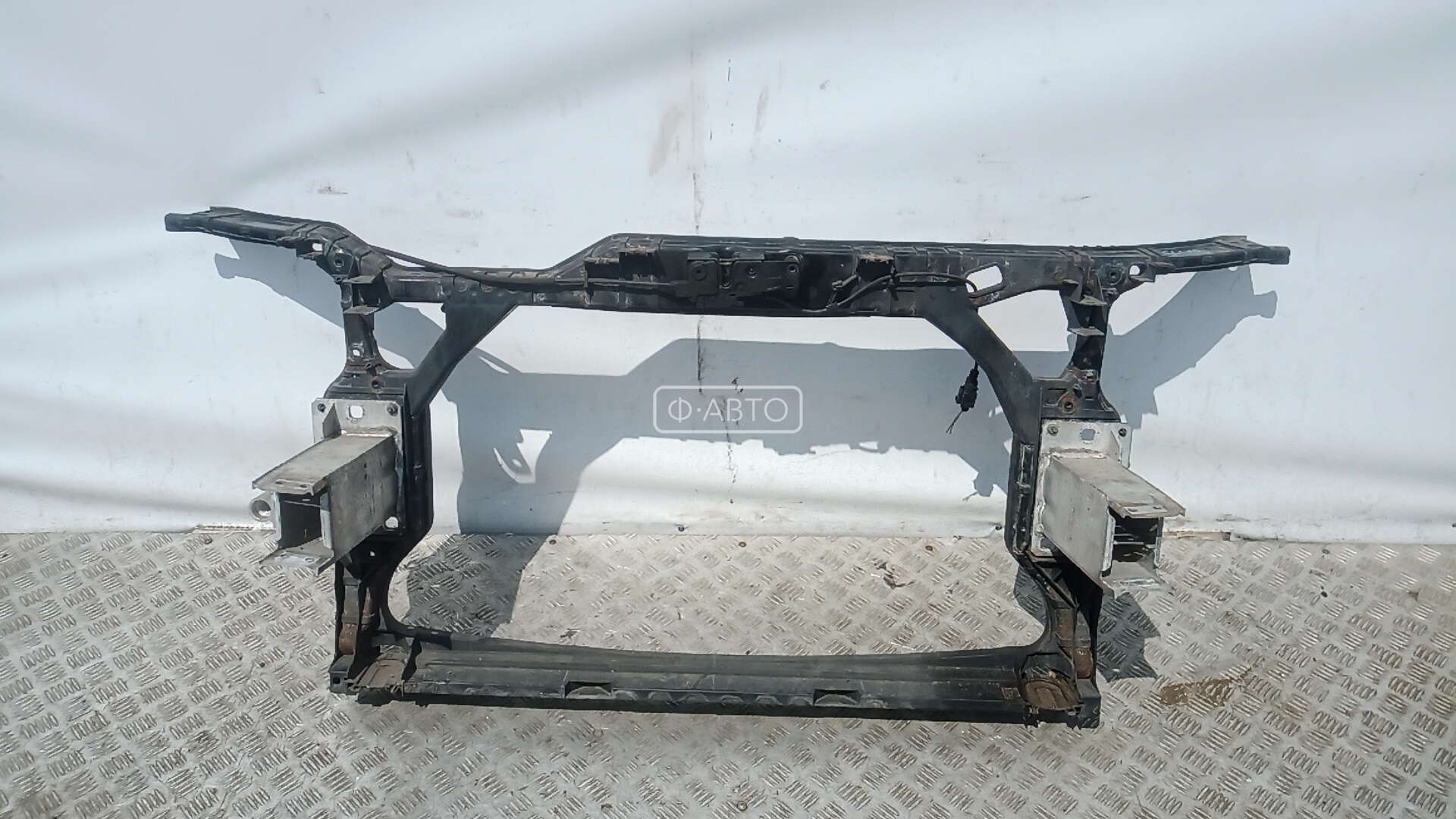 Передняя панель крепления облицовки (телевизор)