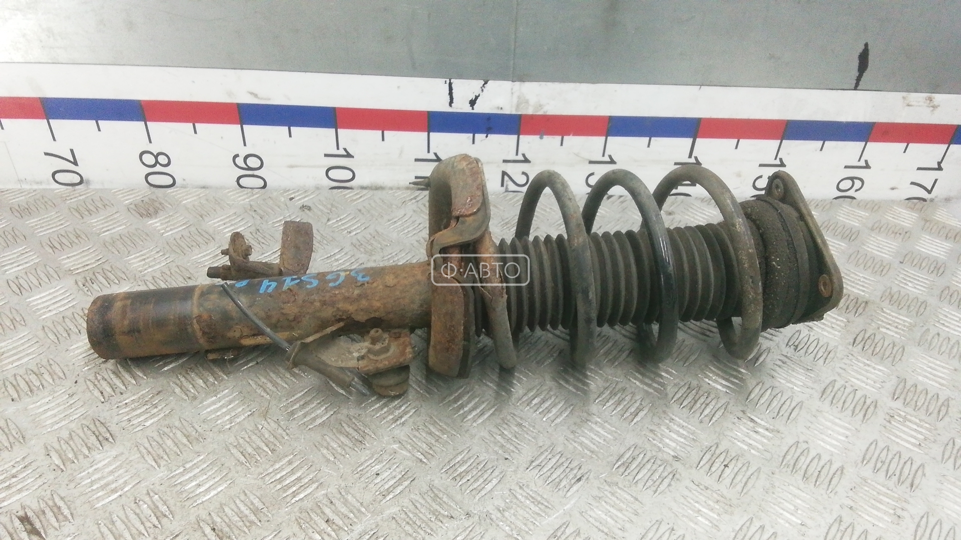 Стойка передняя левая