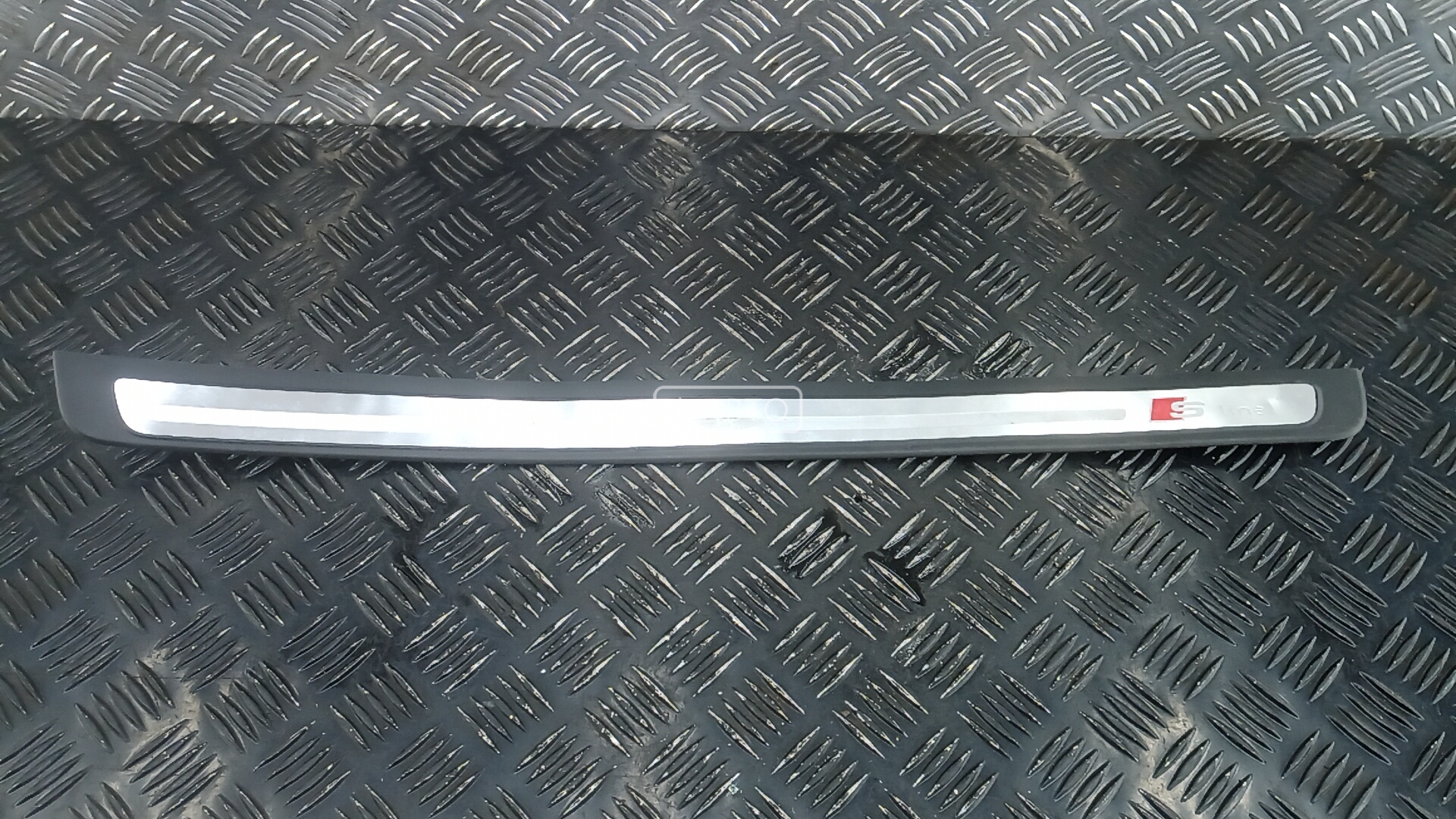 Накладка порога внутренняя левая