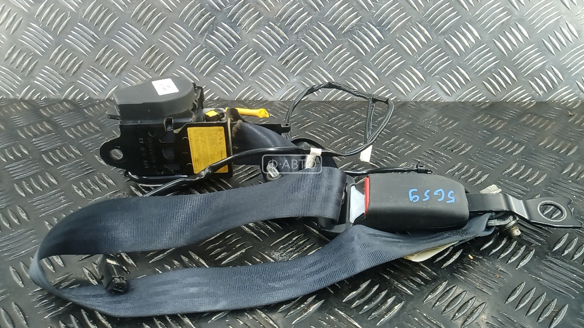 Ремень безопасности с пиропатроном сиденья переднего