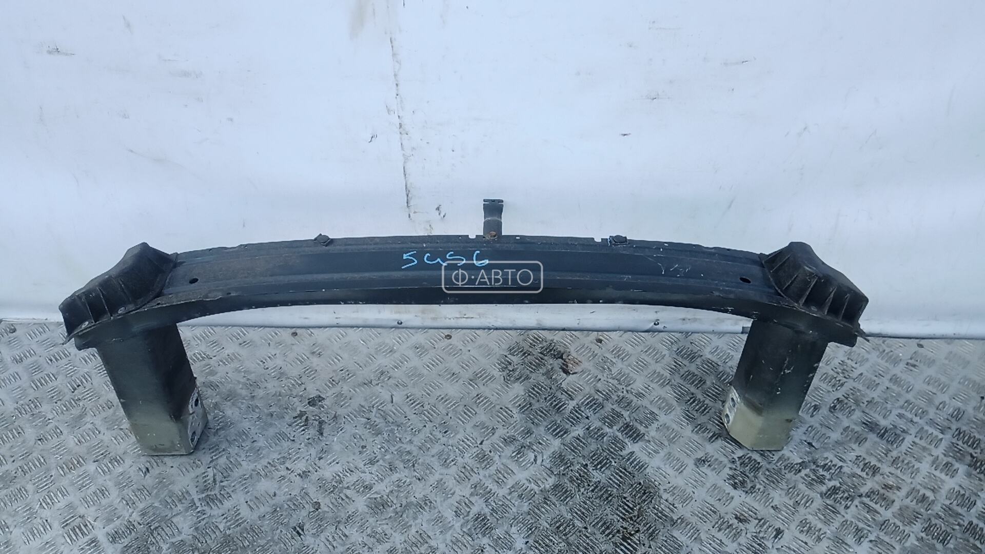 Усилитель бампера передний (кронштейн)