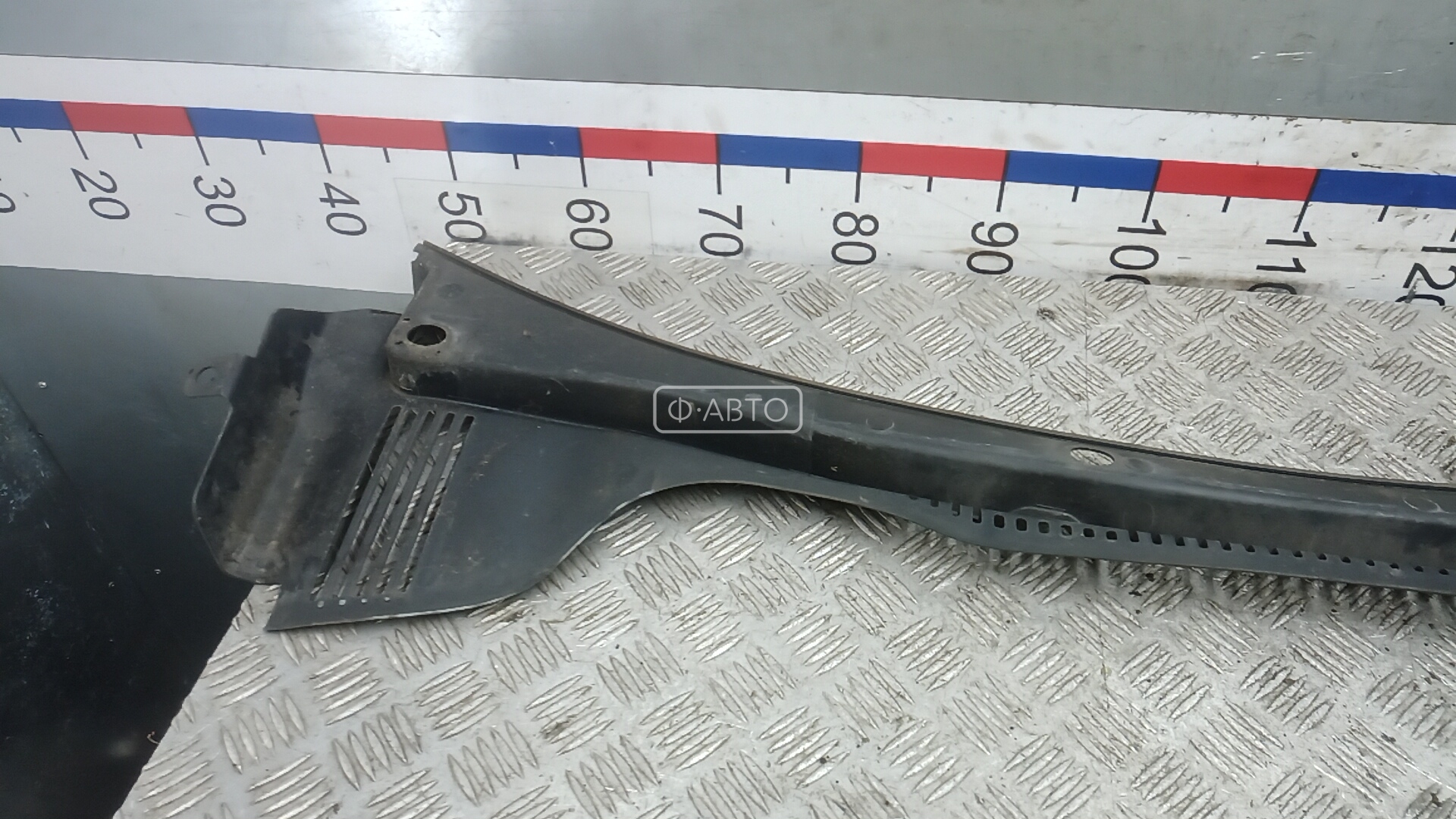 Накладка декоративная (жабо, дождевик)