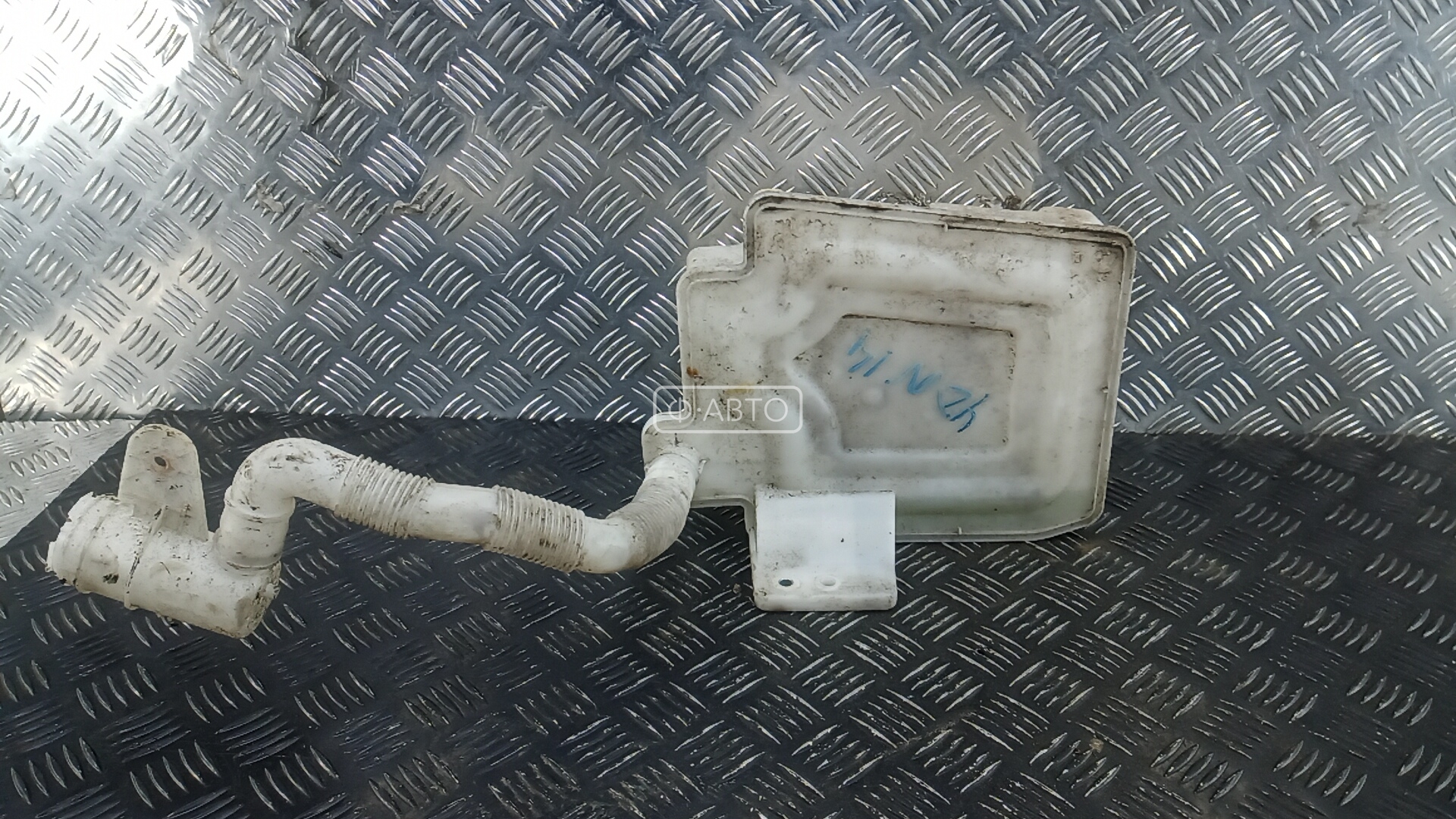 Бачок омывателя