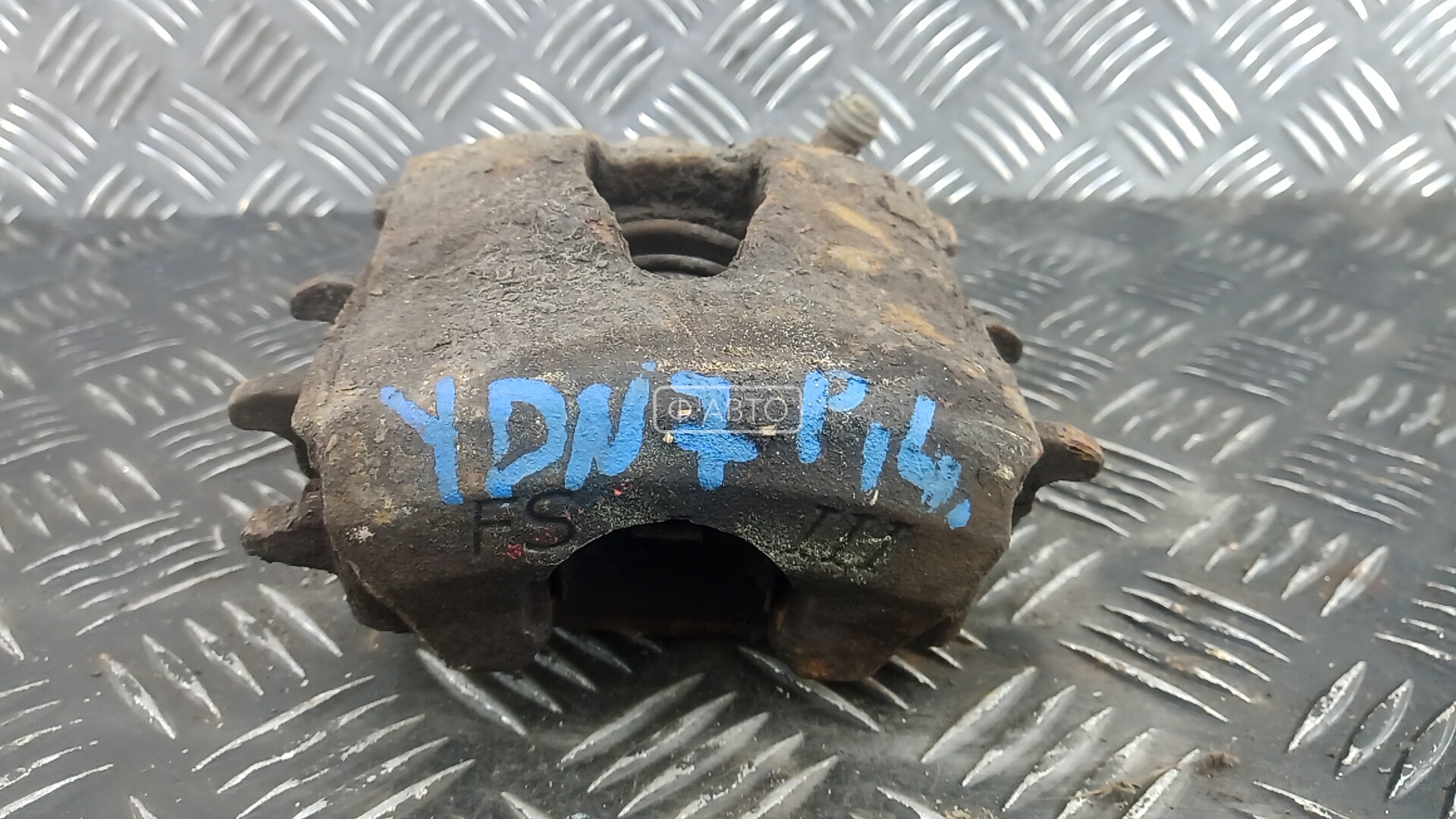 Суппорт тормозной передний левый