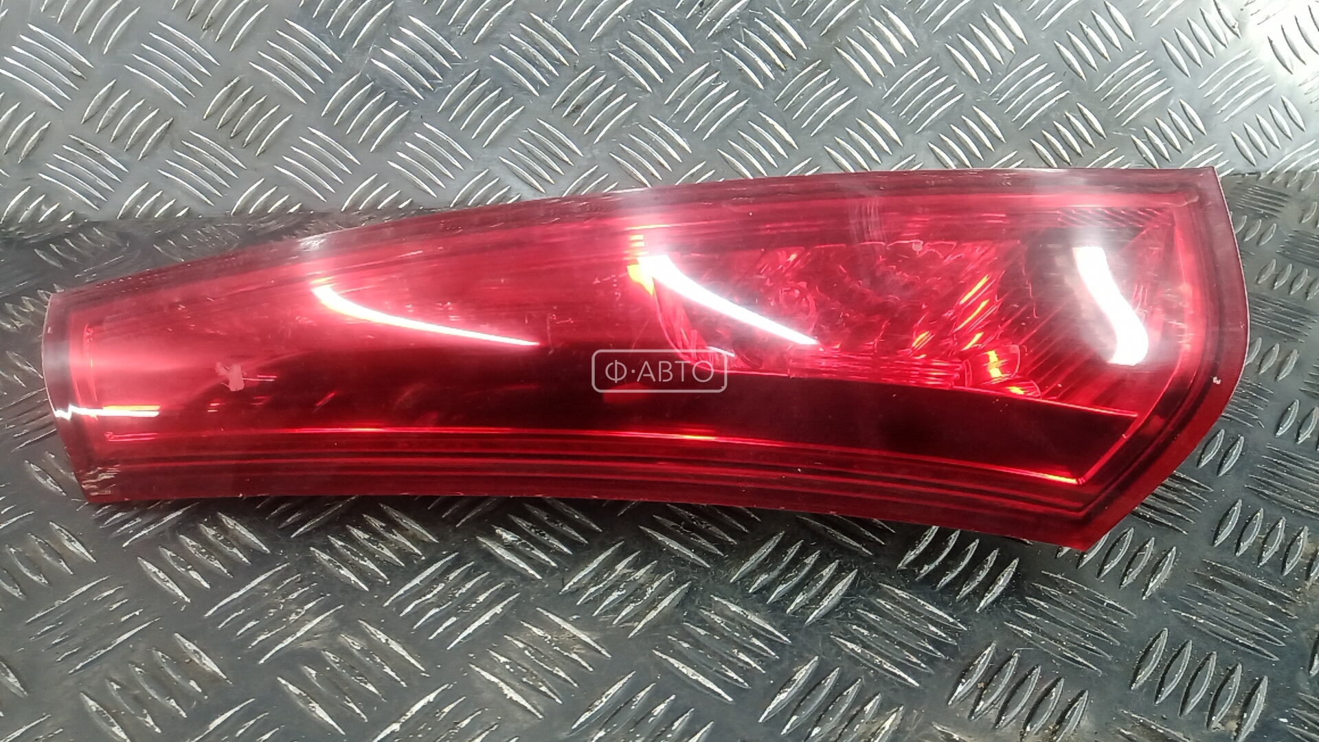 Фонарь задний левый