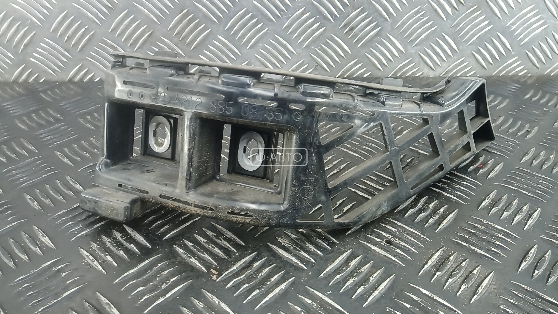 Крепление бампера заднее