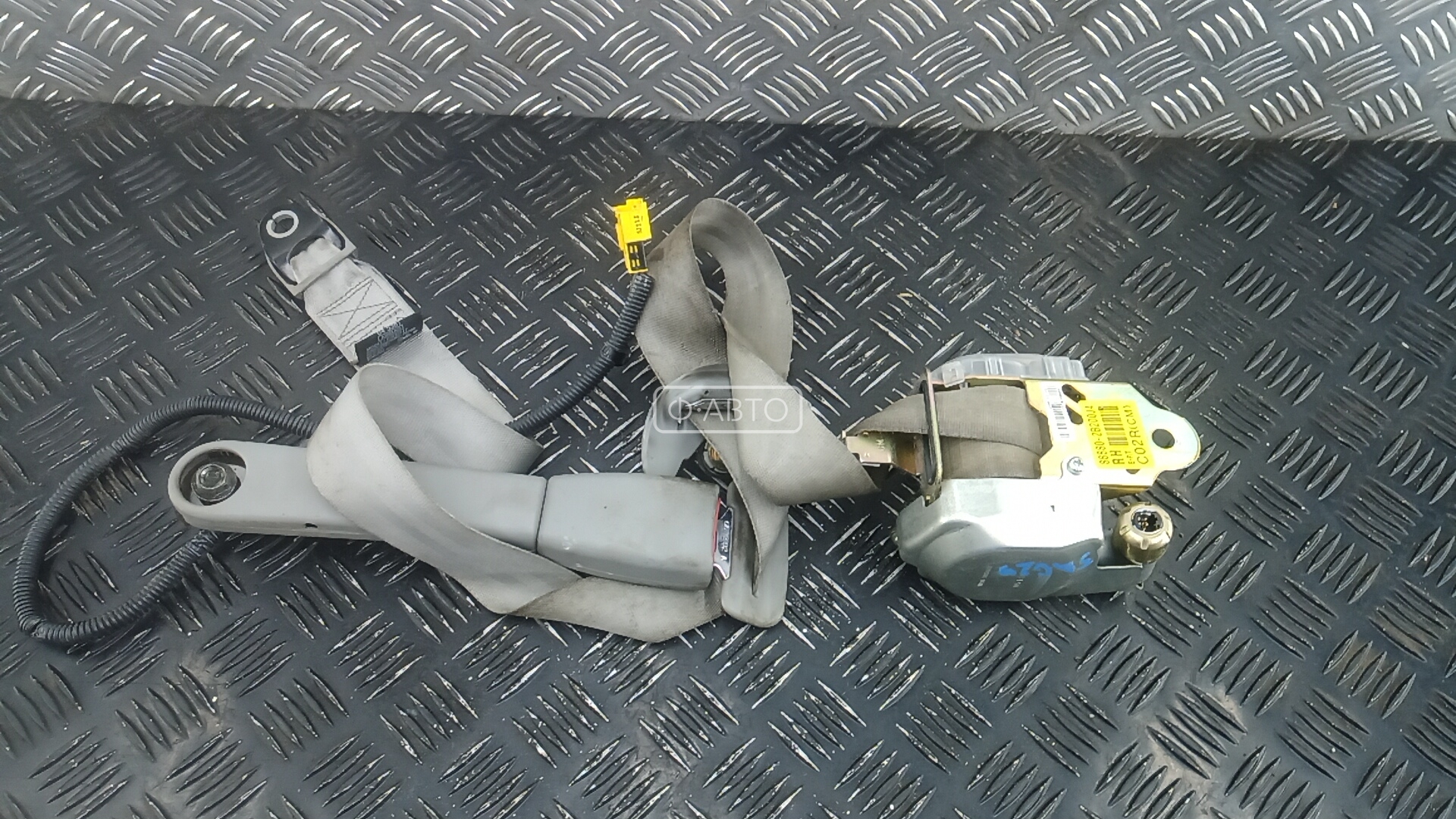 Ремень безопасности с пиропатроном сиденья переднего