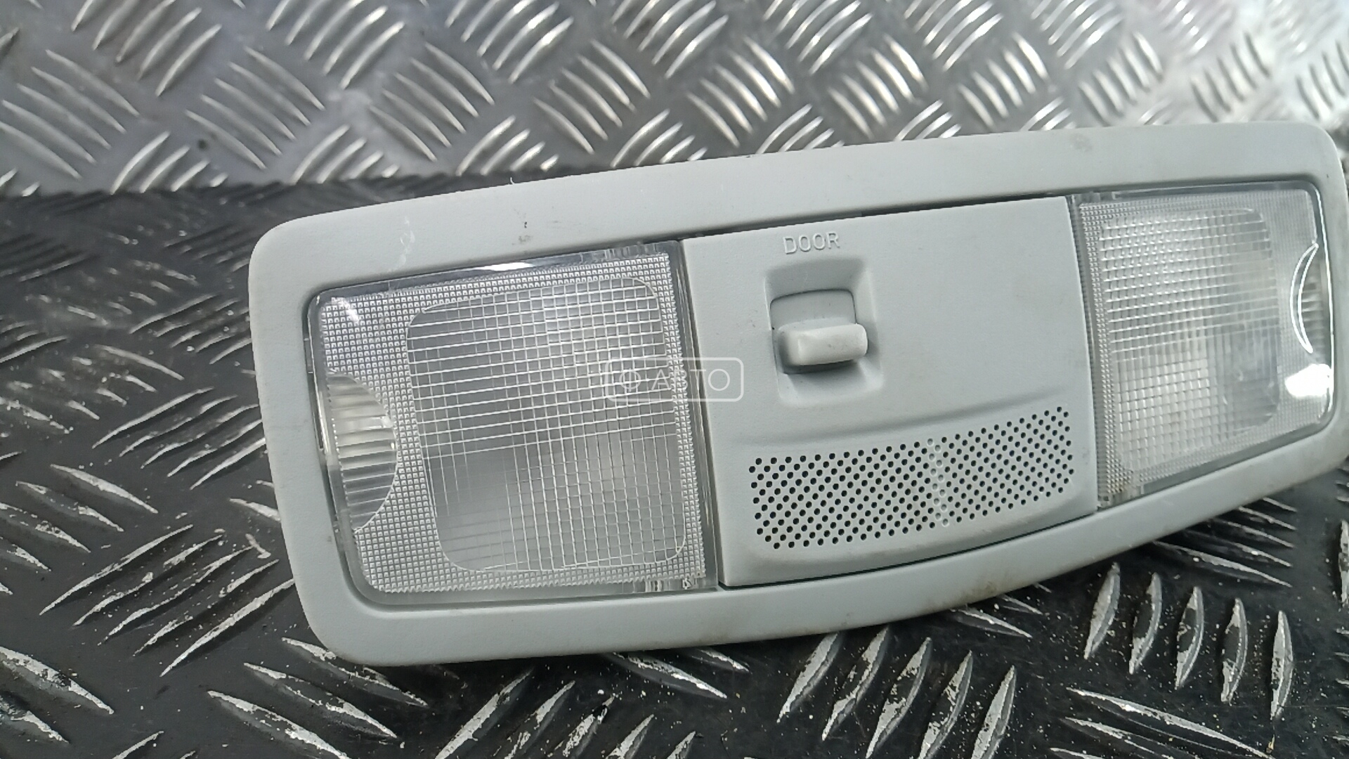 Фонарь освещения салона