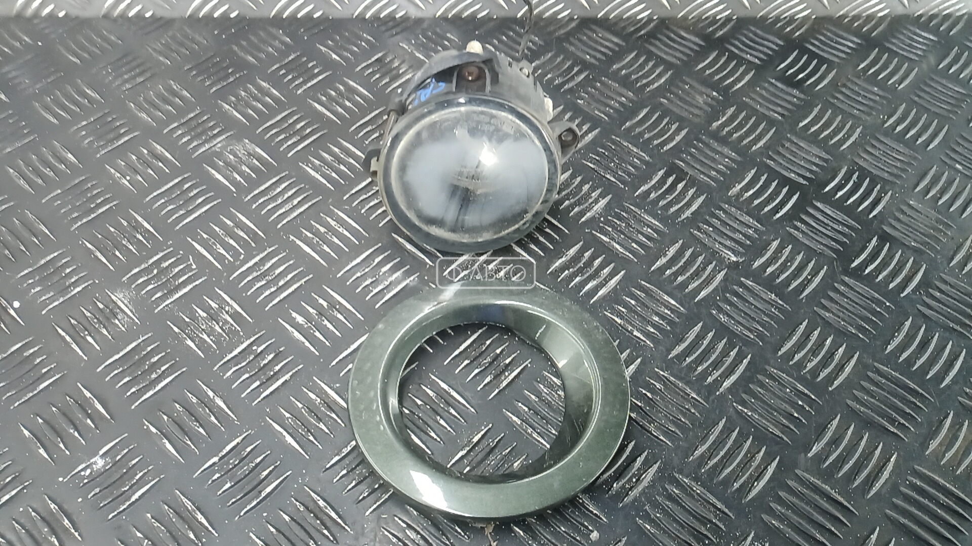 Фара галогенная левая передняя