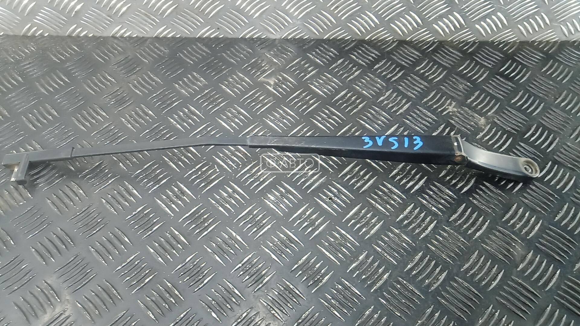 Щеткодержатель лобового стекла