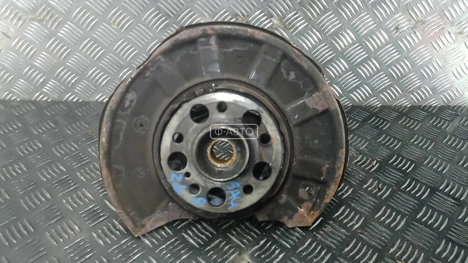 Ступица задняя левая