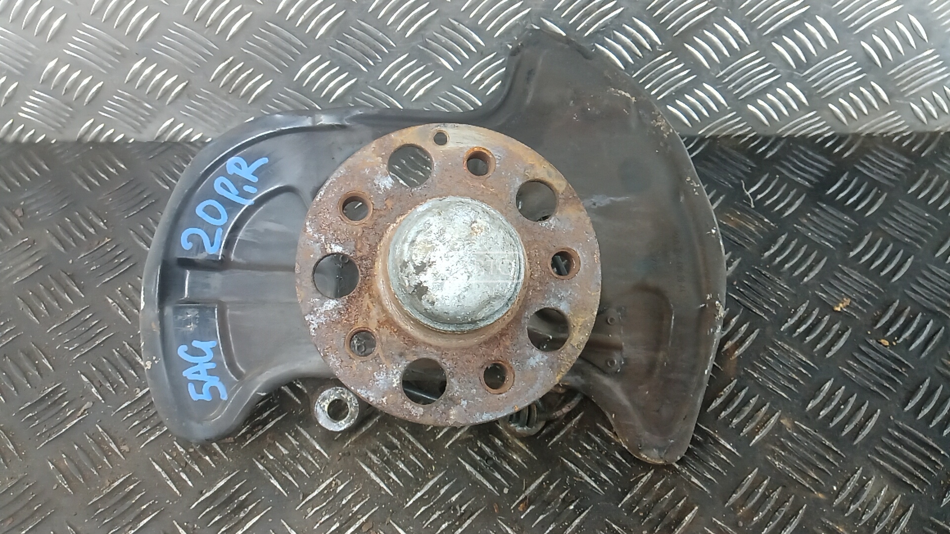 Ступица передняя правая