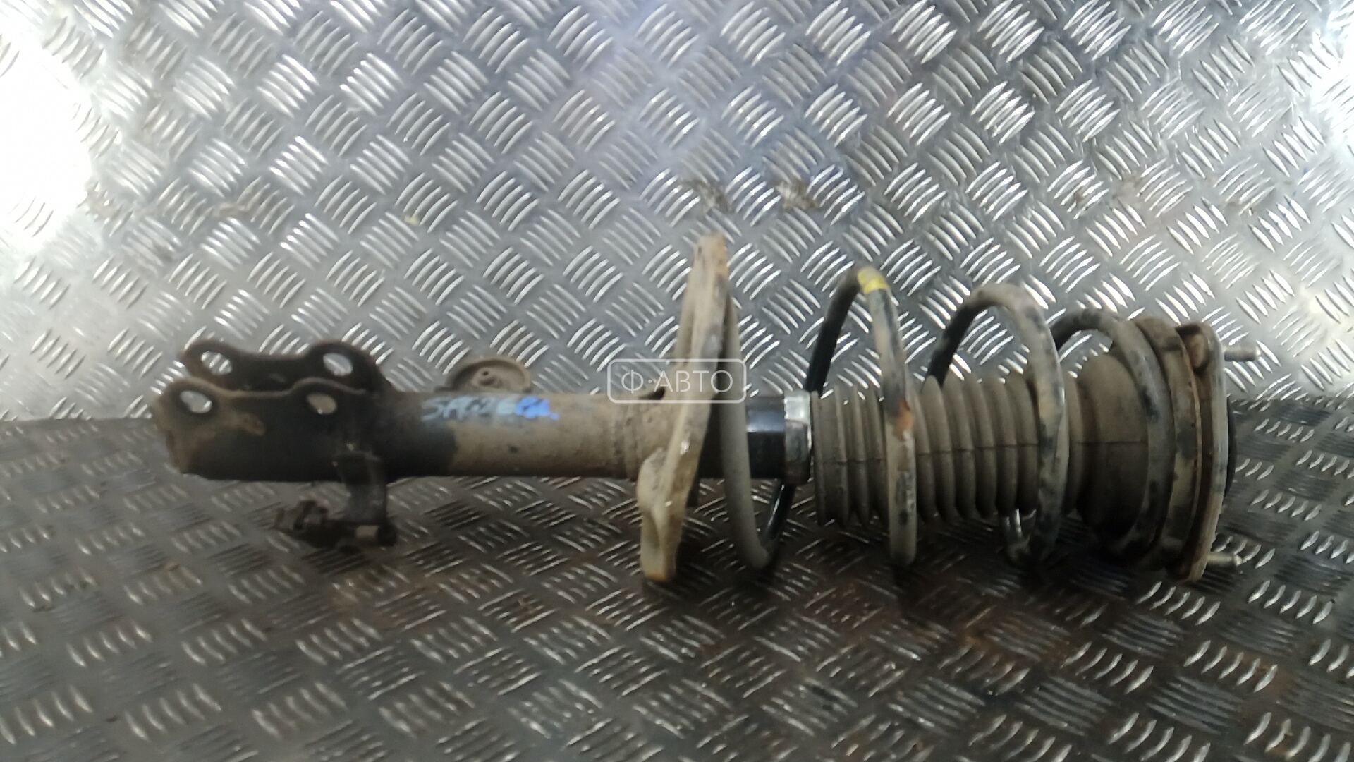 Стойка передняя левая