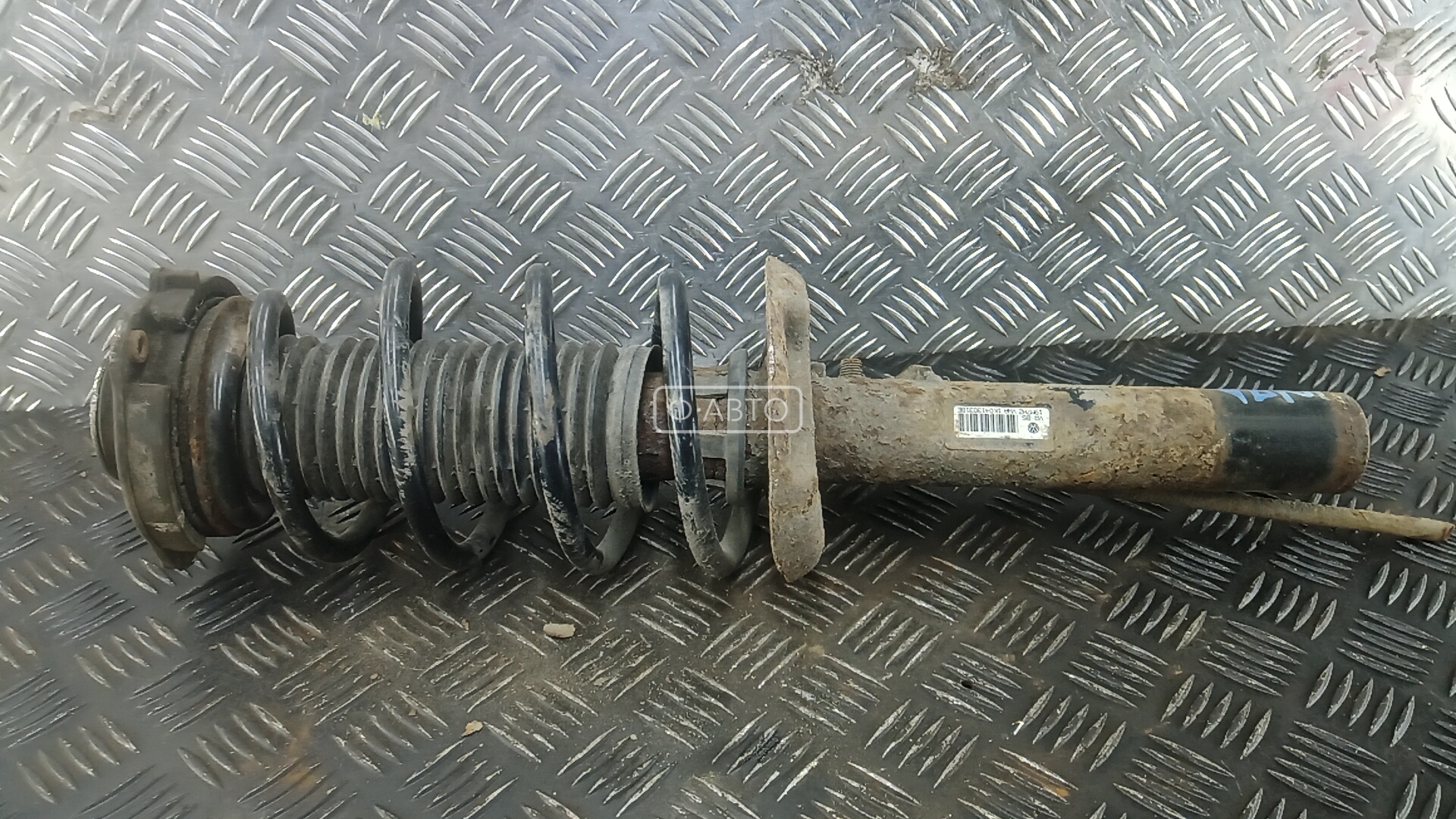 Стойка передняя левая