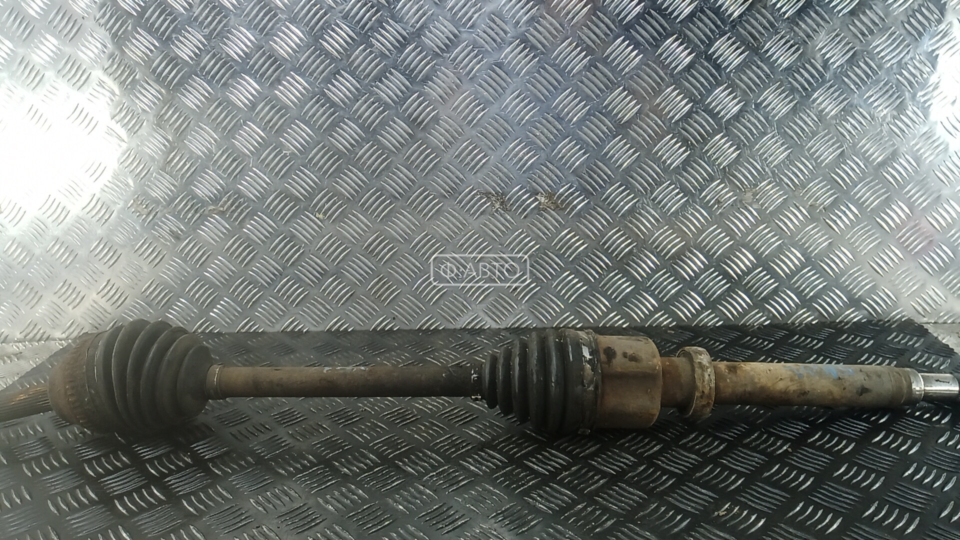 Привод передний правый