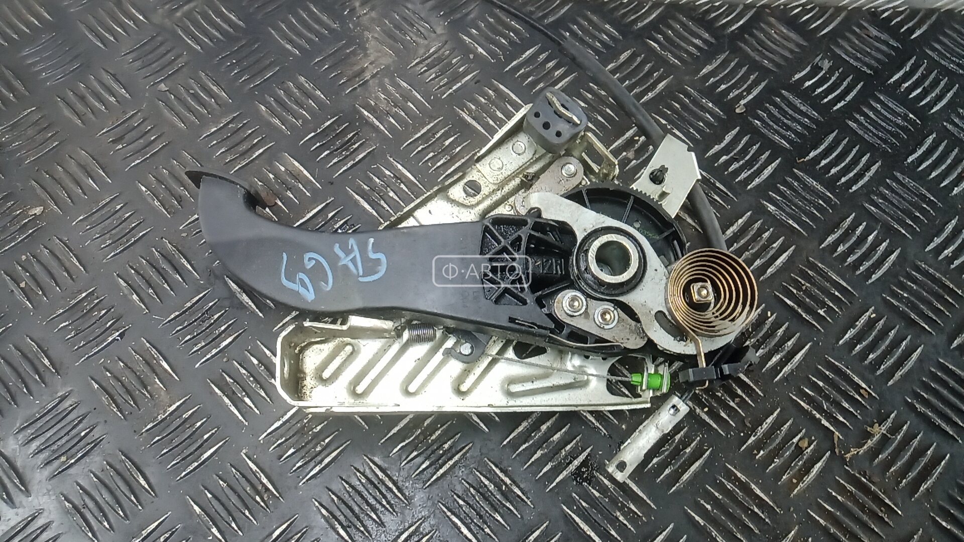 Рычаг ручного тормоза (ручник)