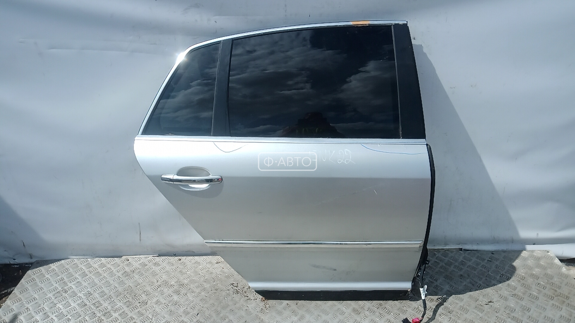 Дверь задняя правая