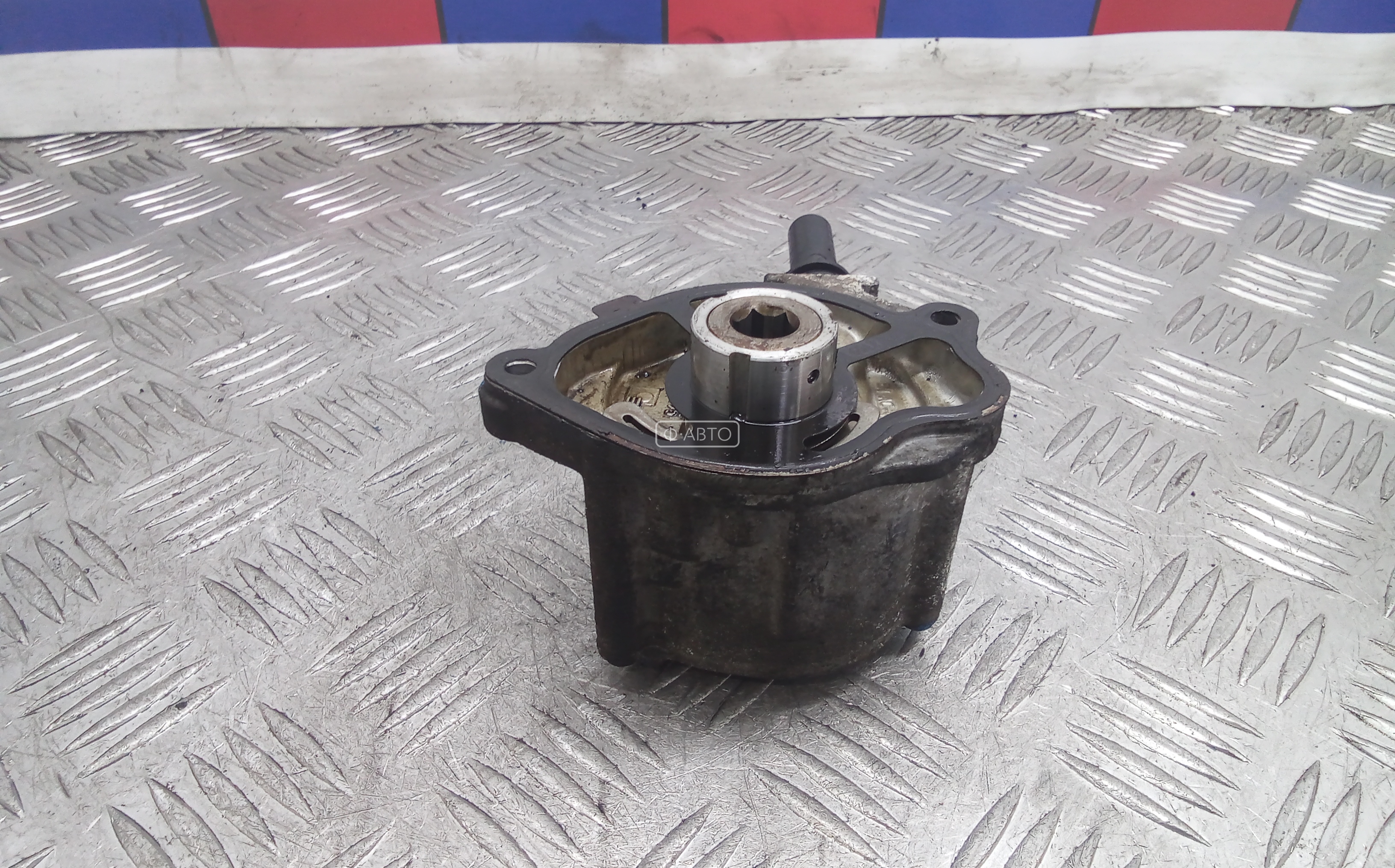 Насос вакуумный