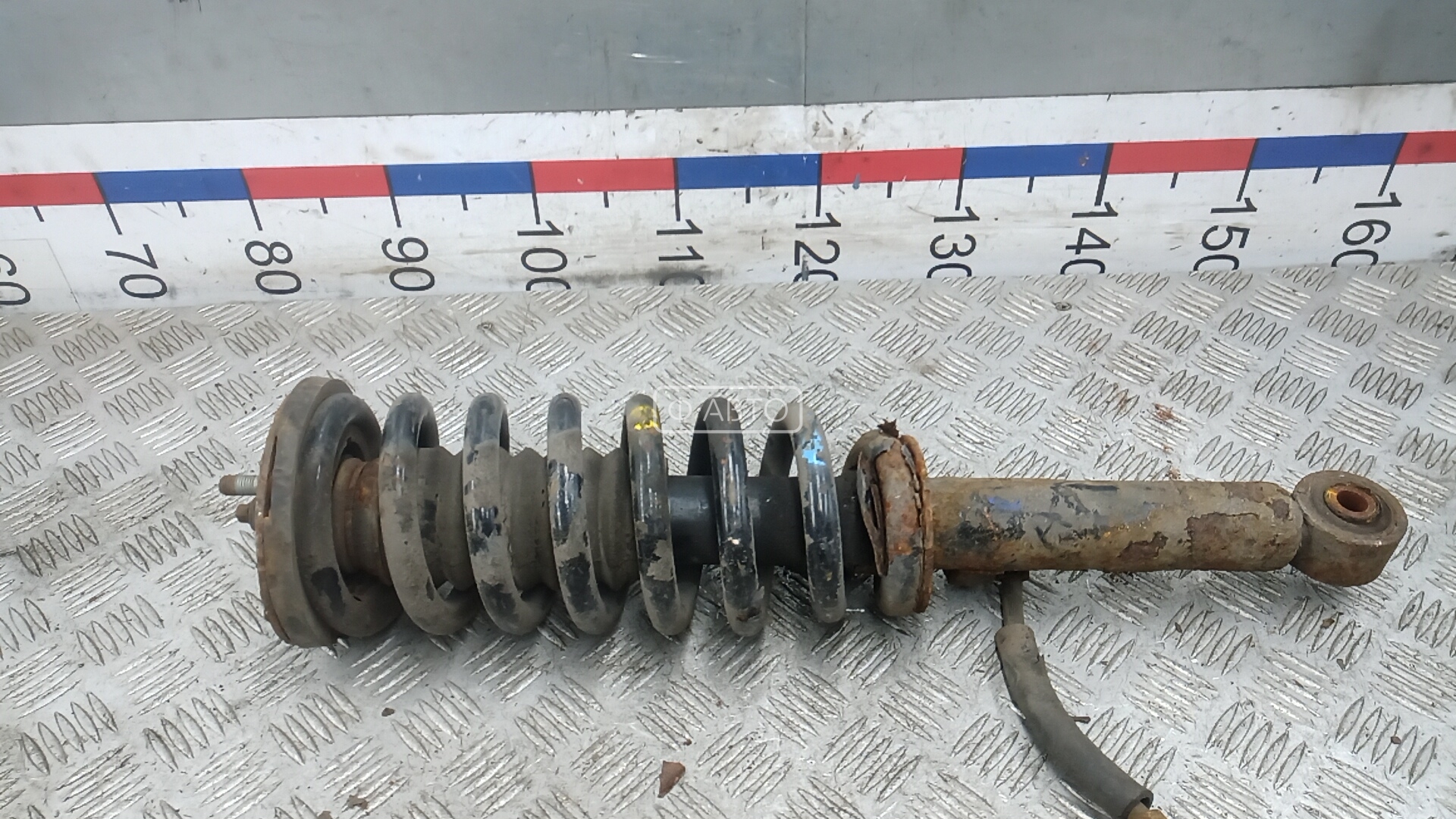 Стойка передняя правая