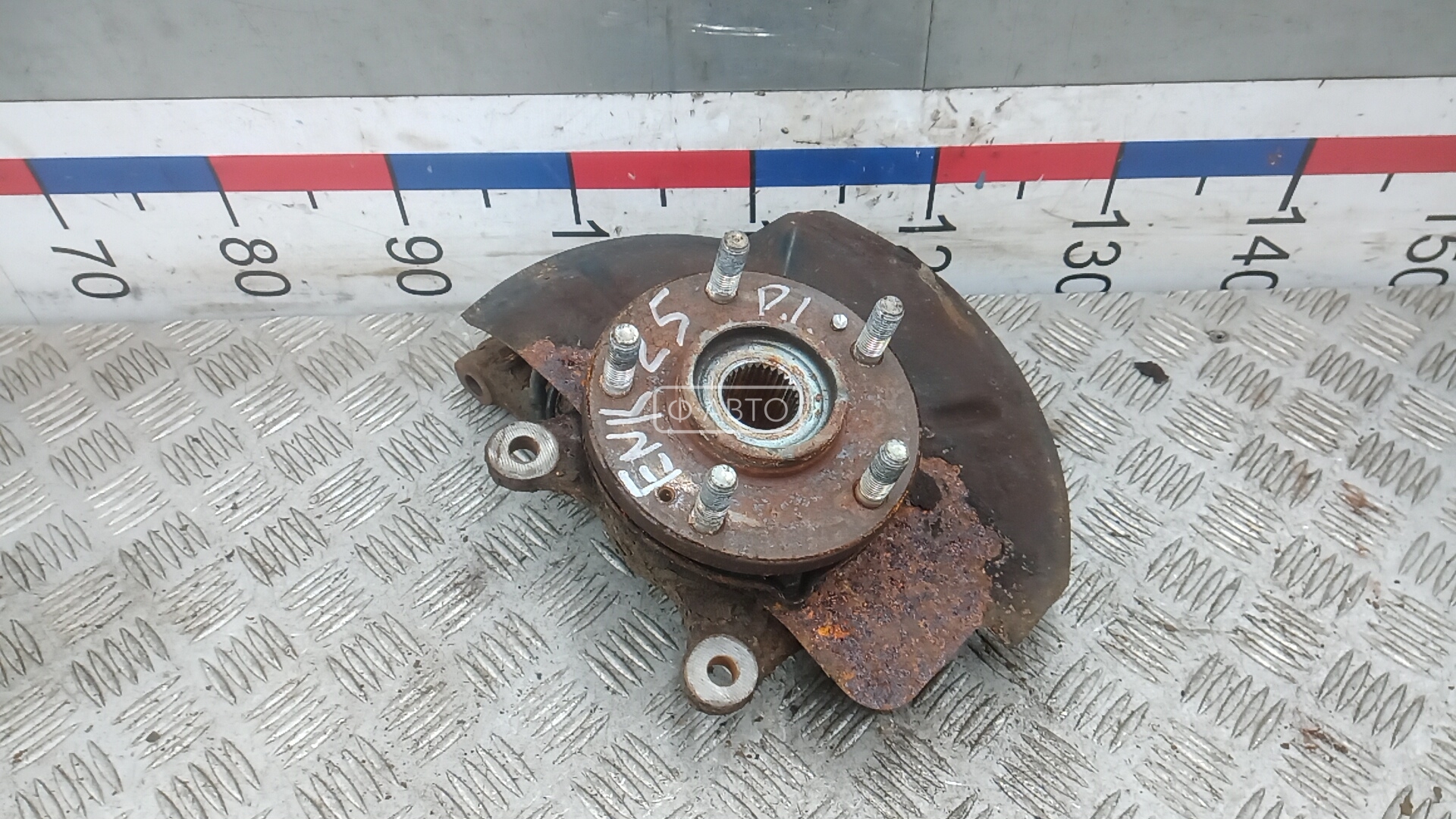 Ступица передняя левая