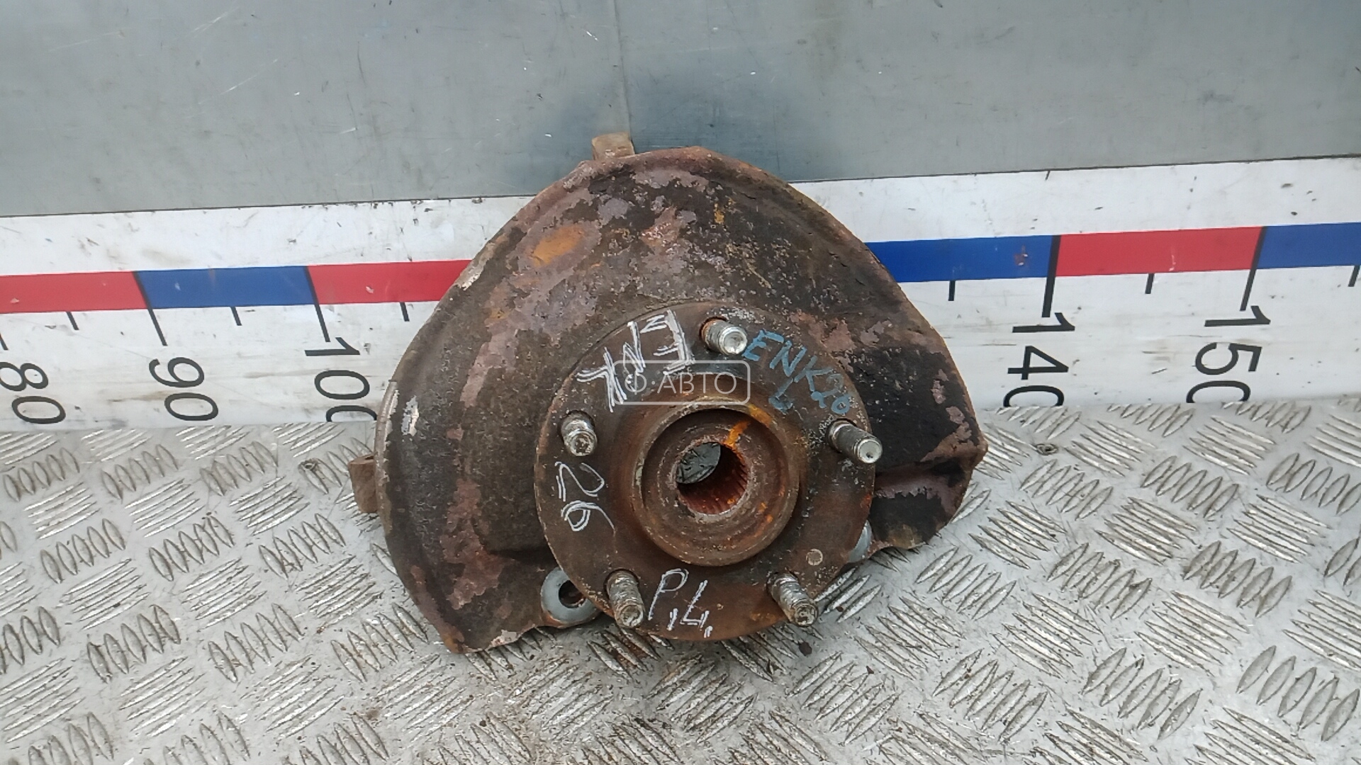 Ступица передняя левая