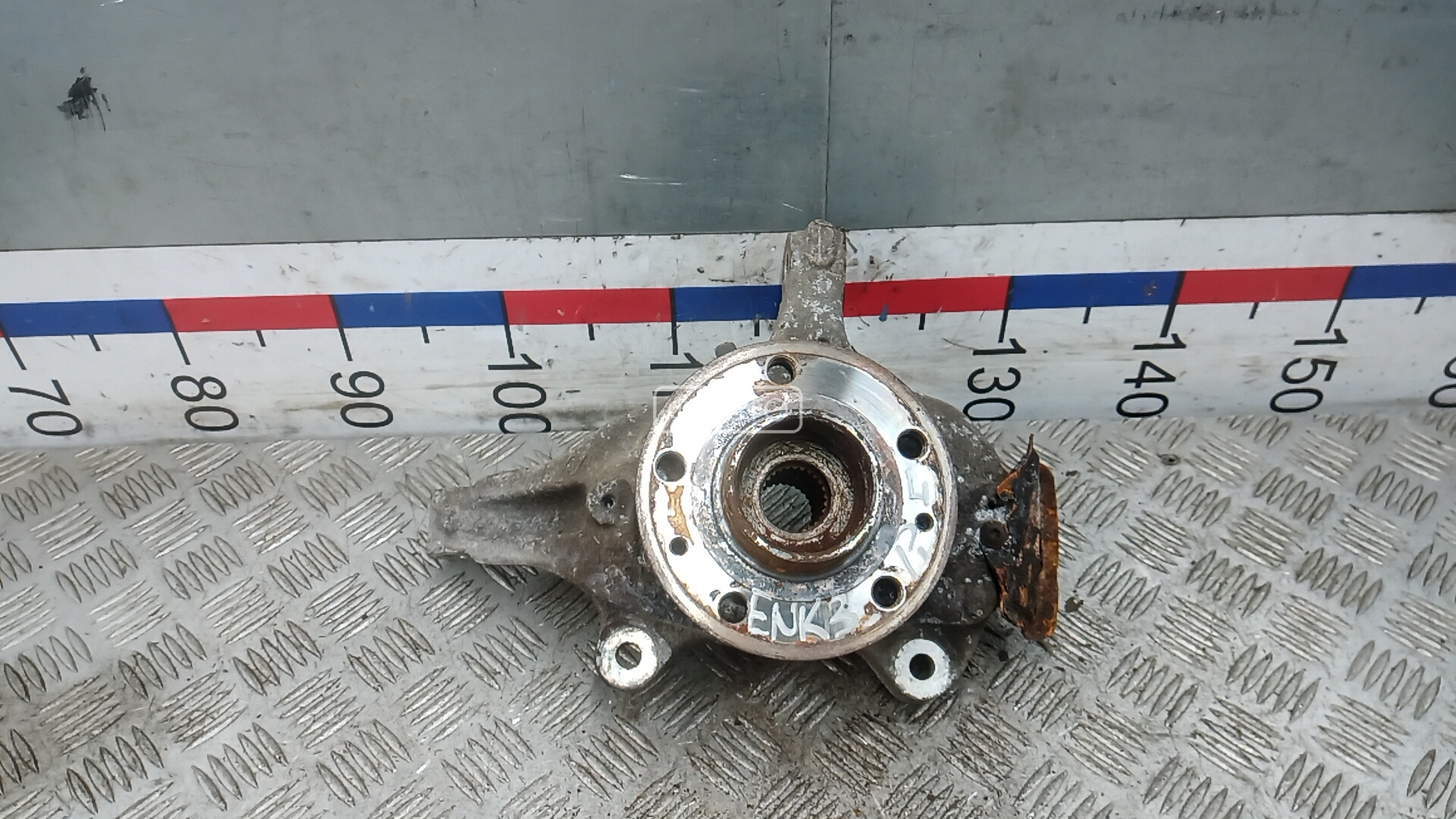 Ступица передняя левая