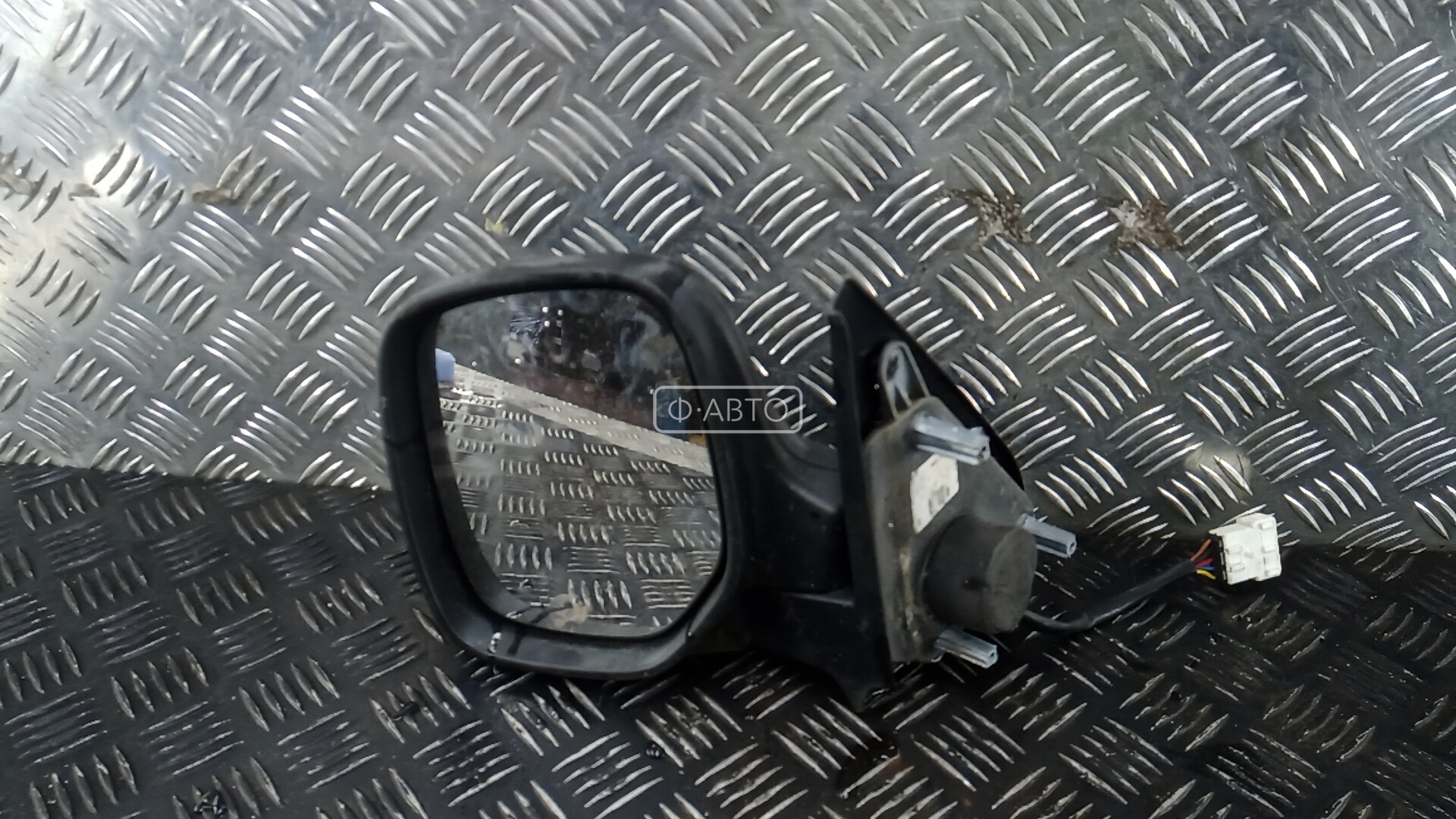 Зеркало наружное левое