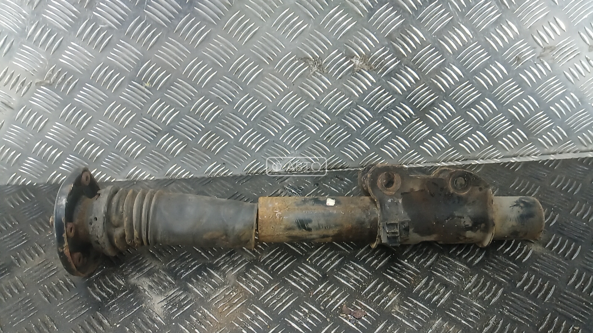 Амортизатор передний правый