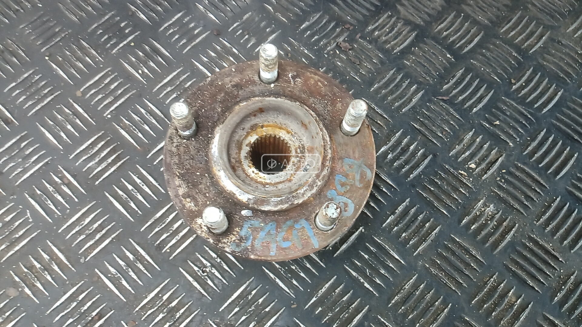 Ступица задняя левая