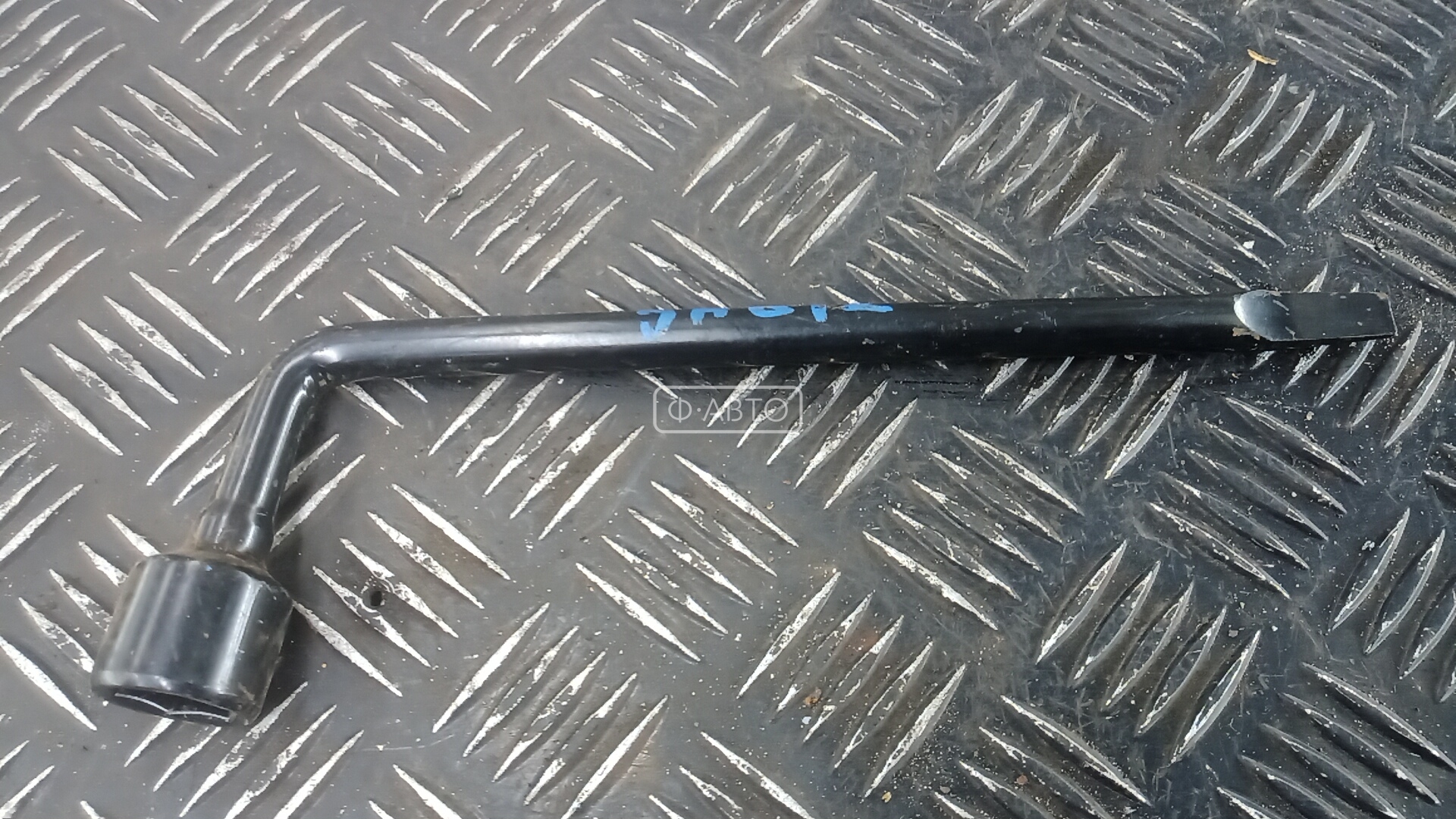 Ключ колесный