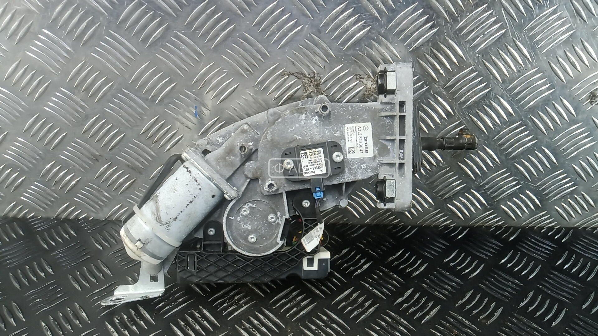 Электропривод багажника