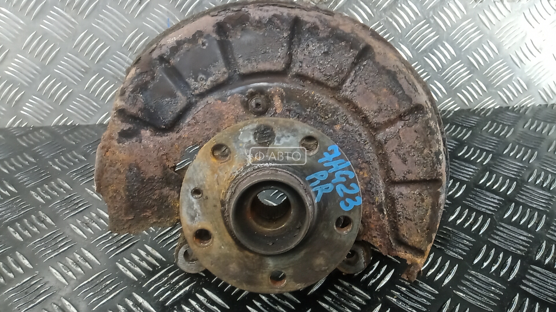 Ступица передняя правая