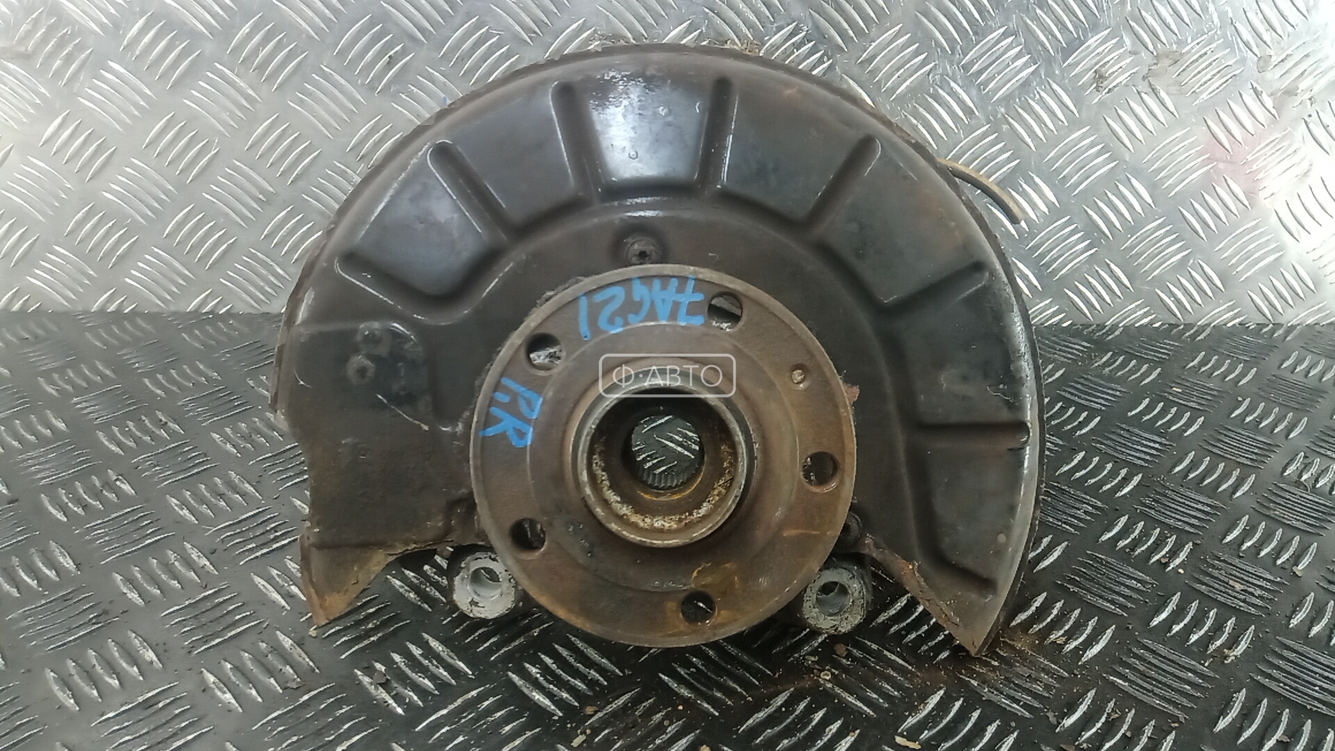 Ступица передняя правая