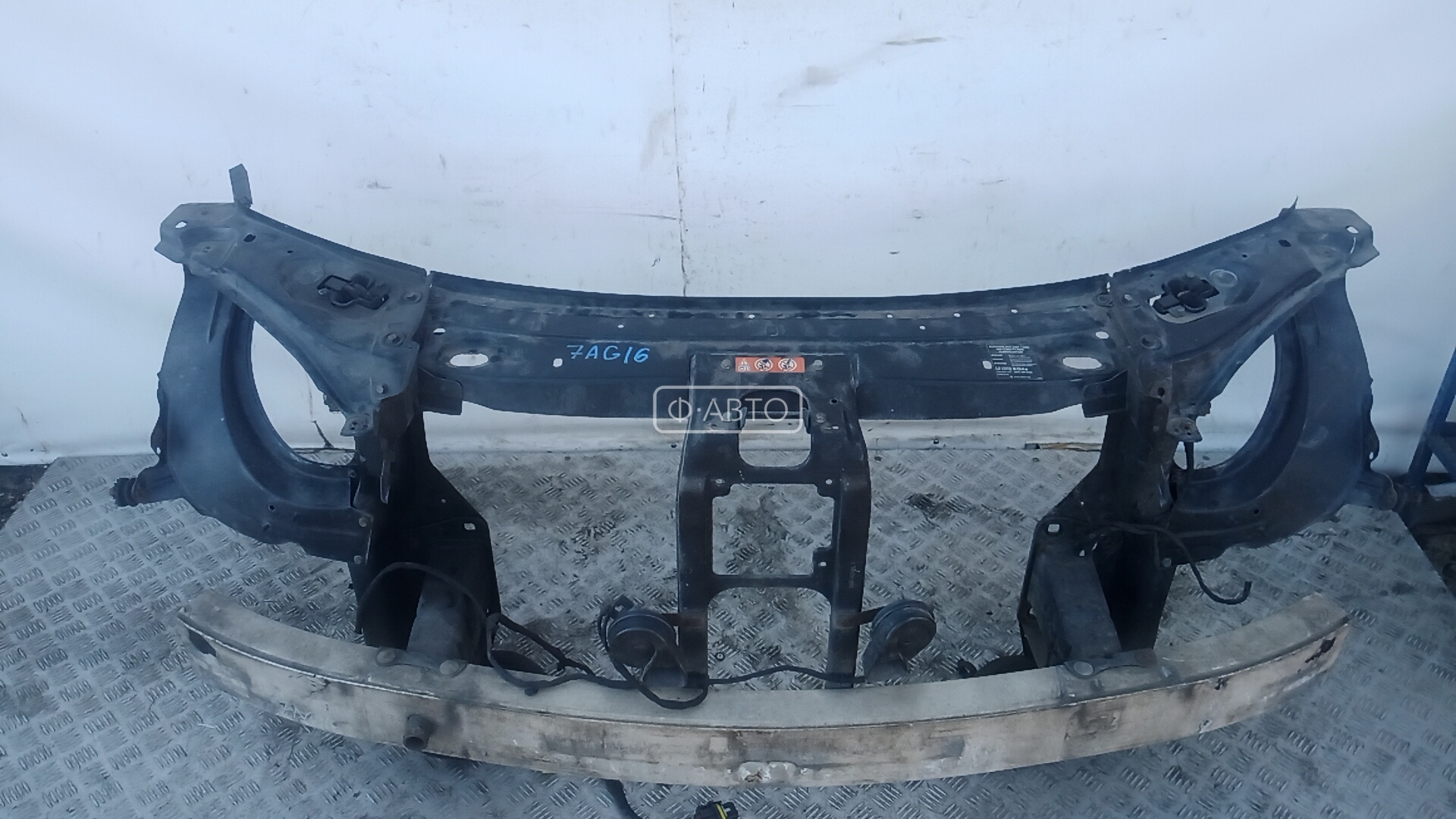 Передняя панель крепления облицовки (телевизор)