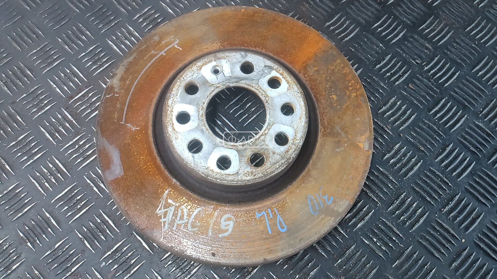 Диск тормозной передний