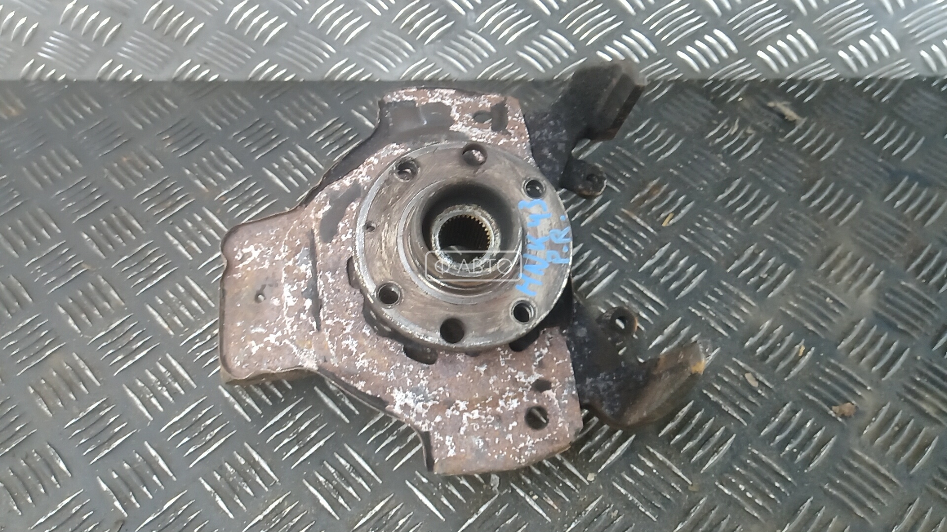 Ступица передняя правая