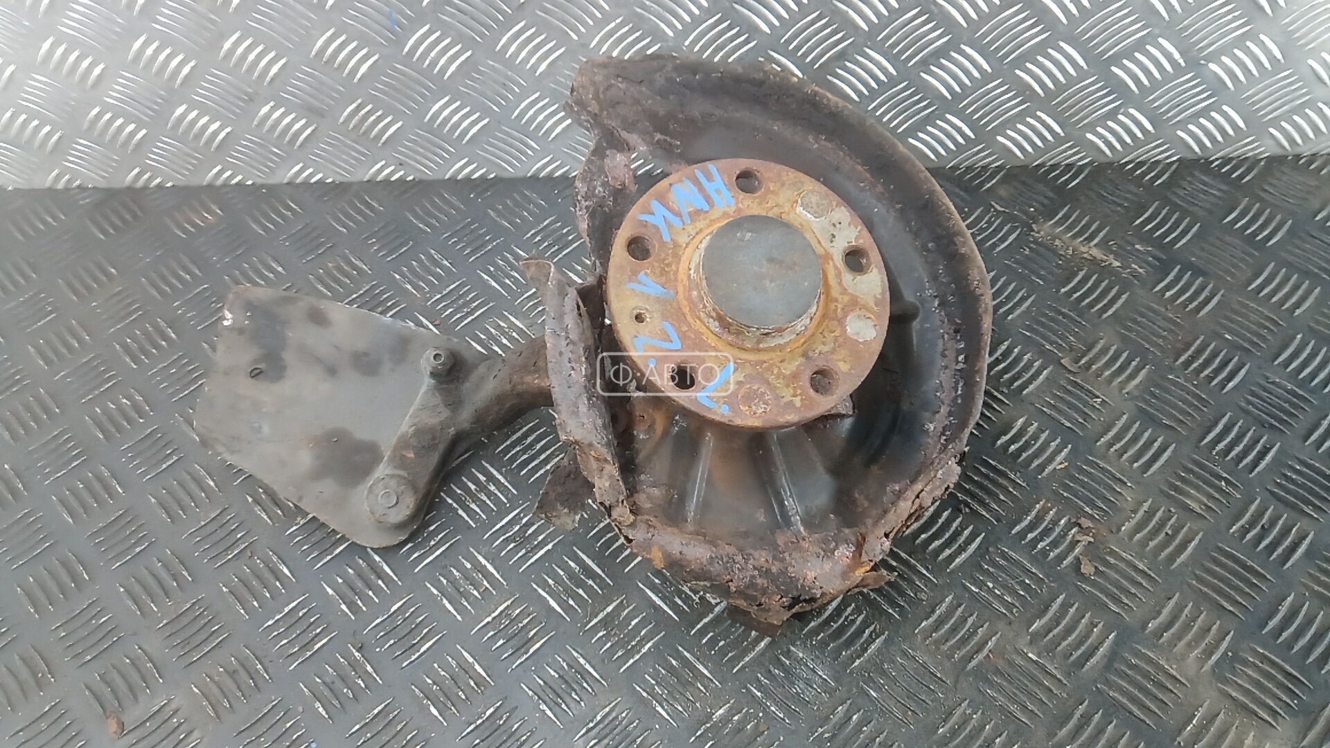 Ступица задняя левая