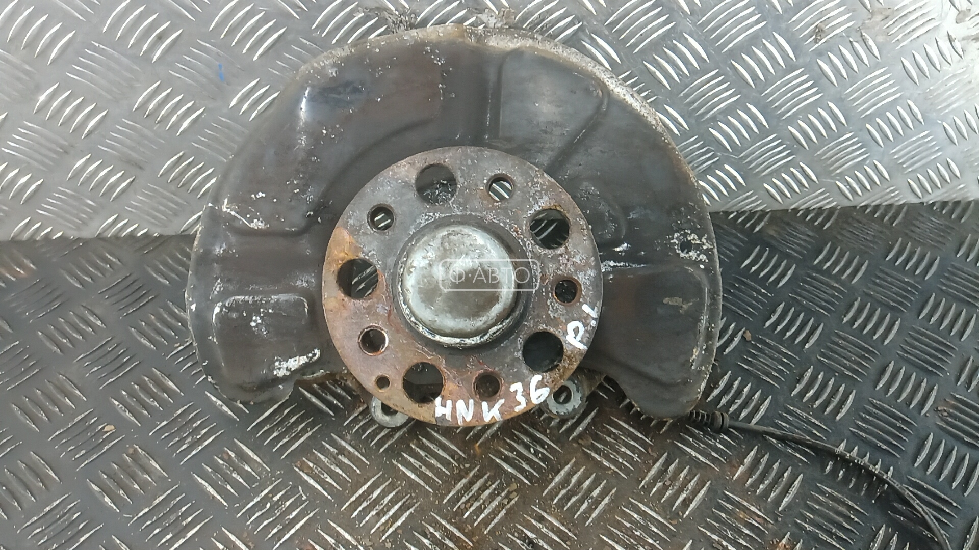 Ступица передняя левая