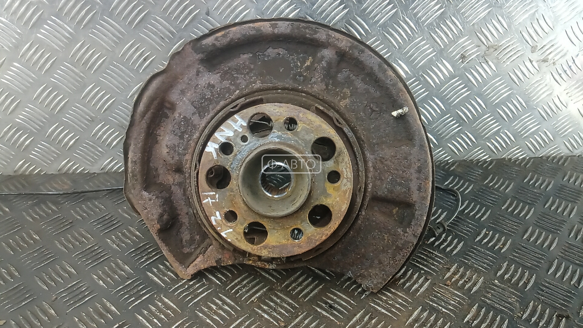 Ступица задняя левая