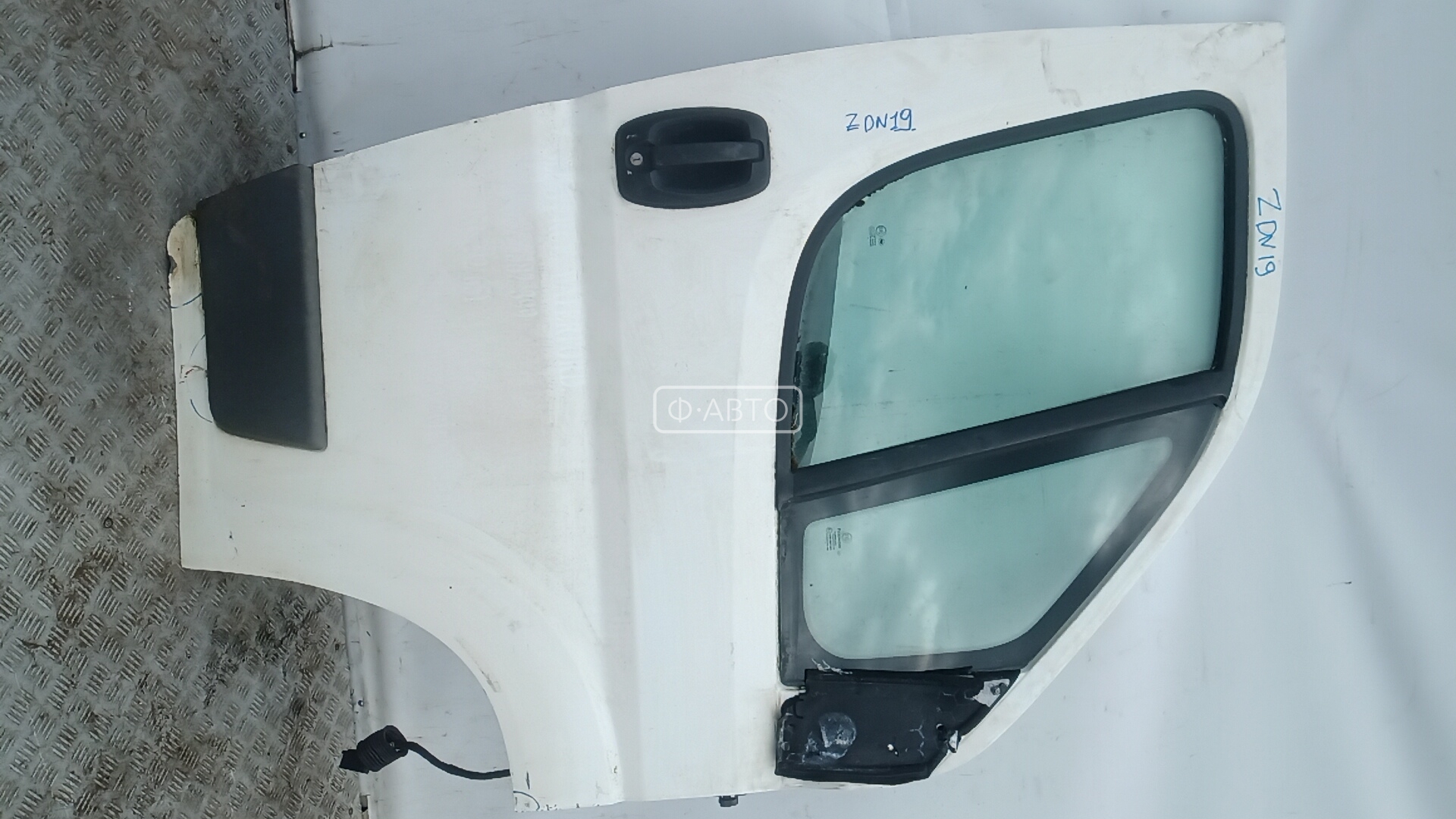 Дверь передняя правая