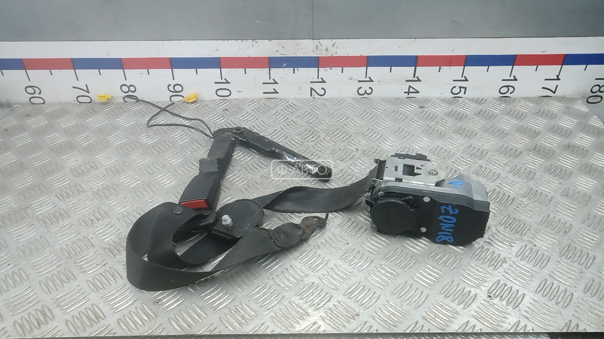 Ремень безопасности с пиропатроном сиденья переднего