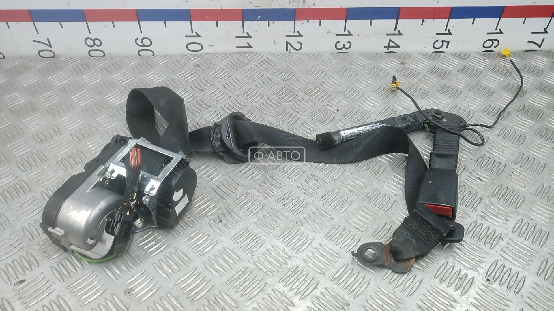 Ремень безопасности с пиропатроном сиденья переднего