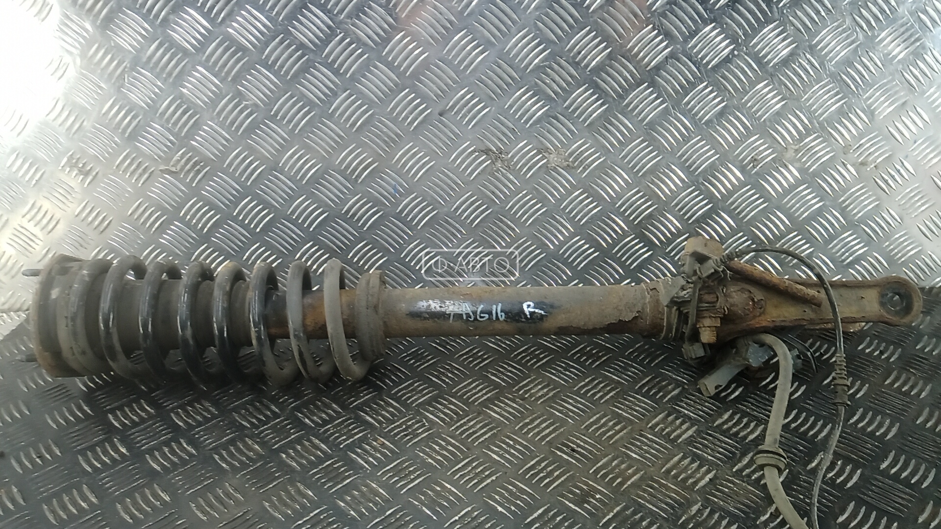 Стойка передняя правая