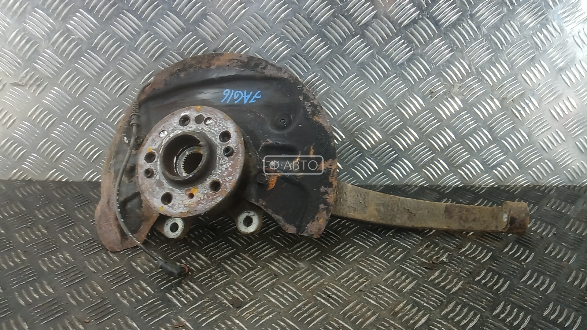 Ступица передняя левая