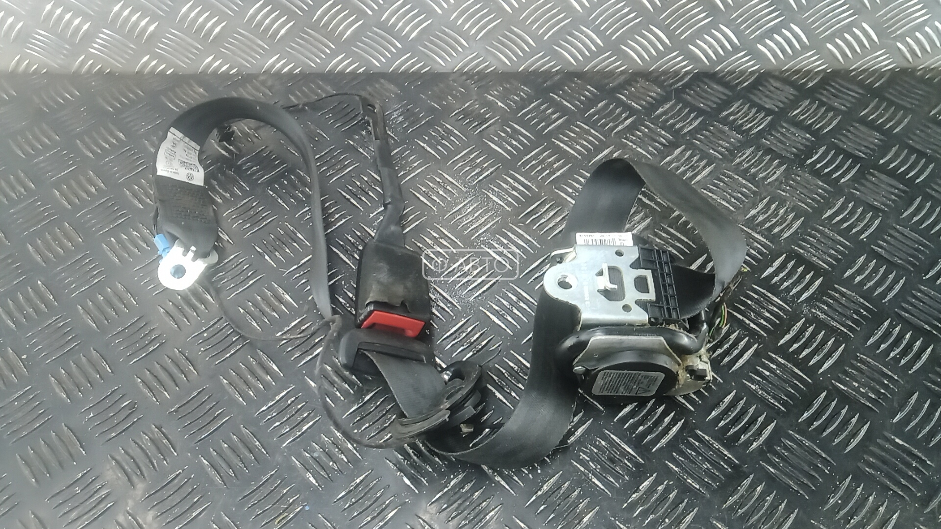 Ремень безопасности с пиропатроном сиденья переднего